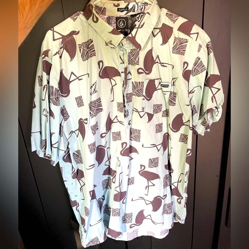 XXL classic fit Blue Volcom, half button down dress T shirt